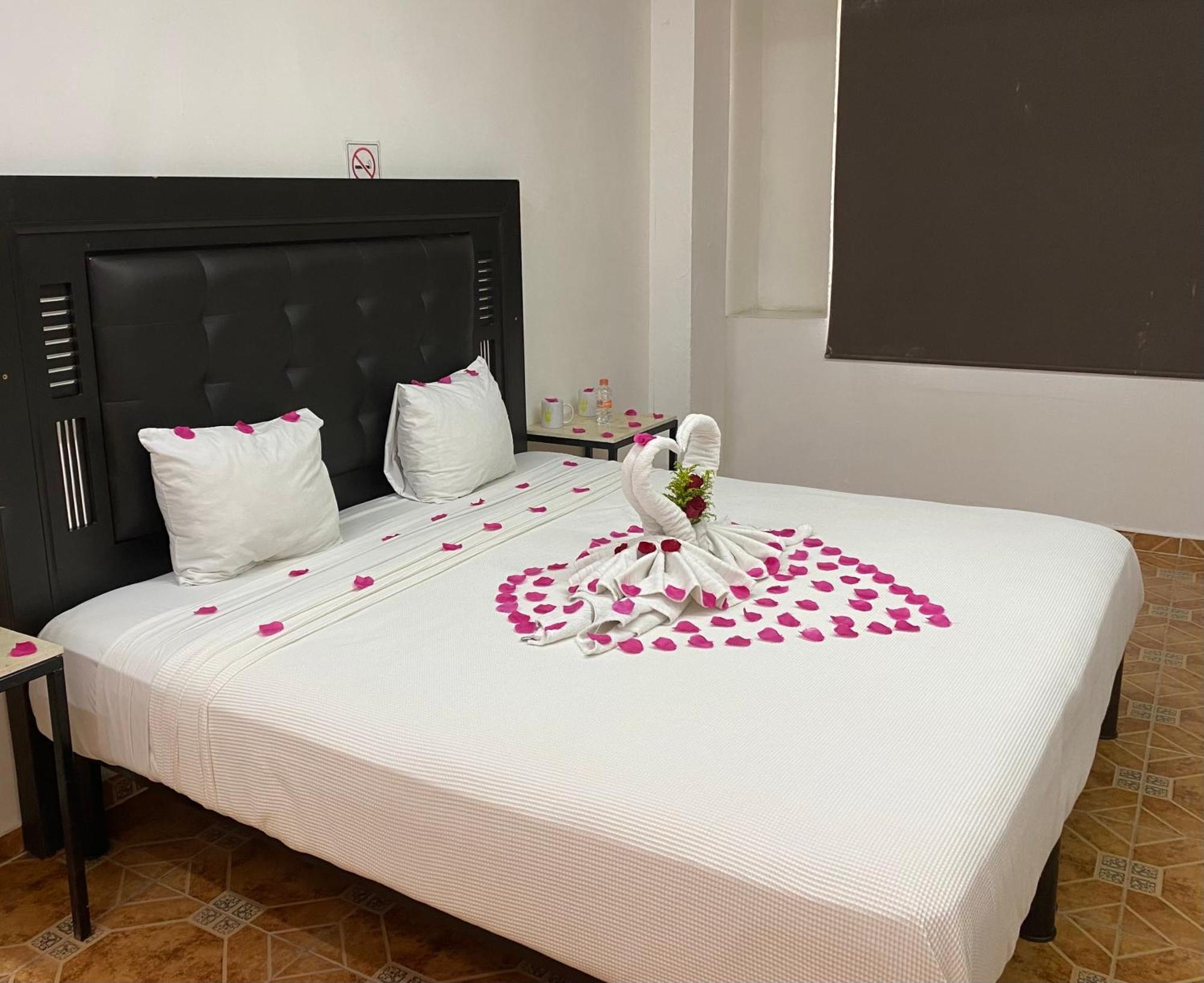 Hotel La Catedral Merida Ngoại thất bức ảnh