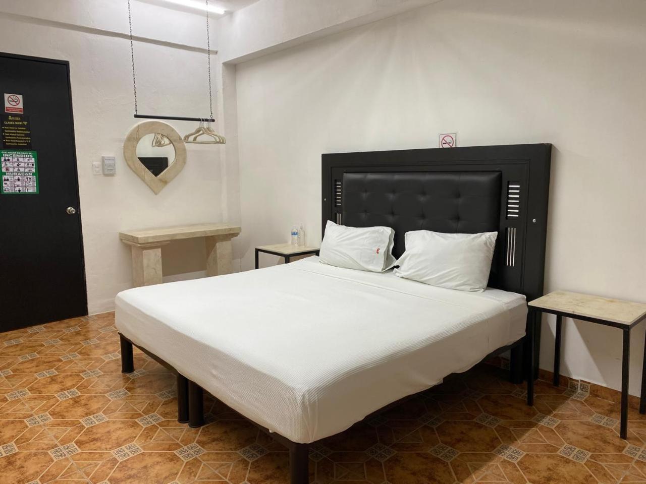 Hotel La Catedral Merida Ngoại thất bức ảnh
