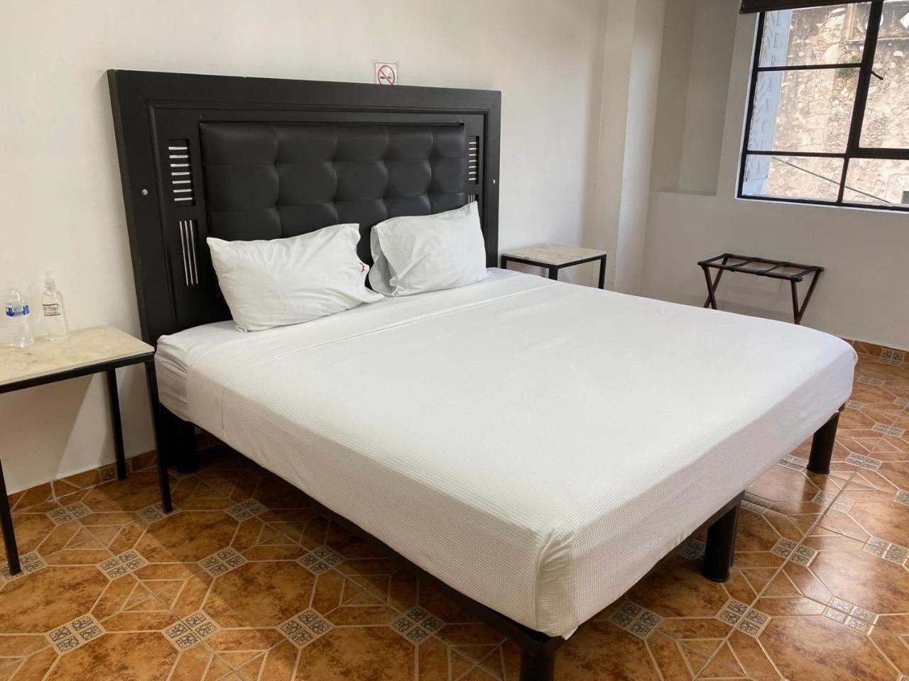 Hotel La Catedral Merida Ngoại thất bức ảnh